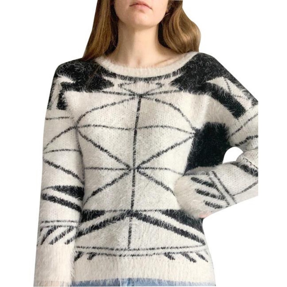 ADRIANNA Papell Geometric Fuzzy Crewneck Sweater Black & White